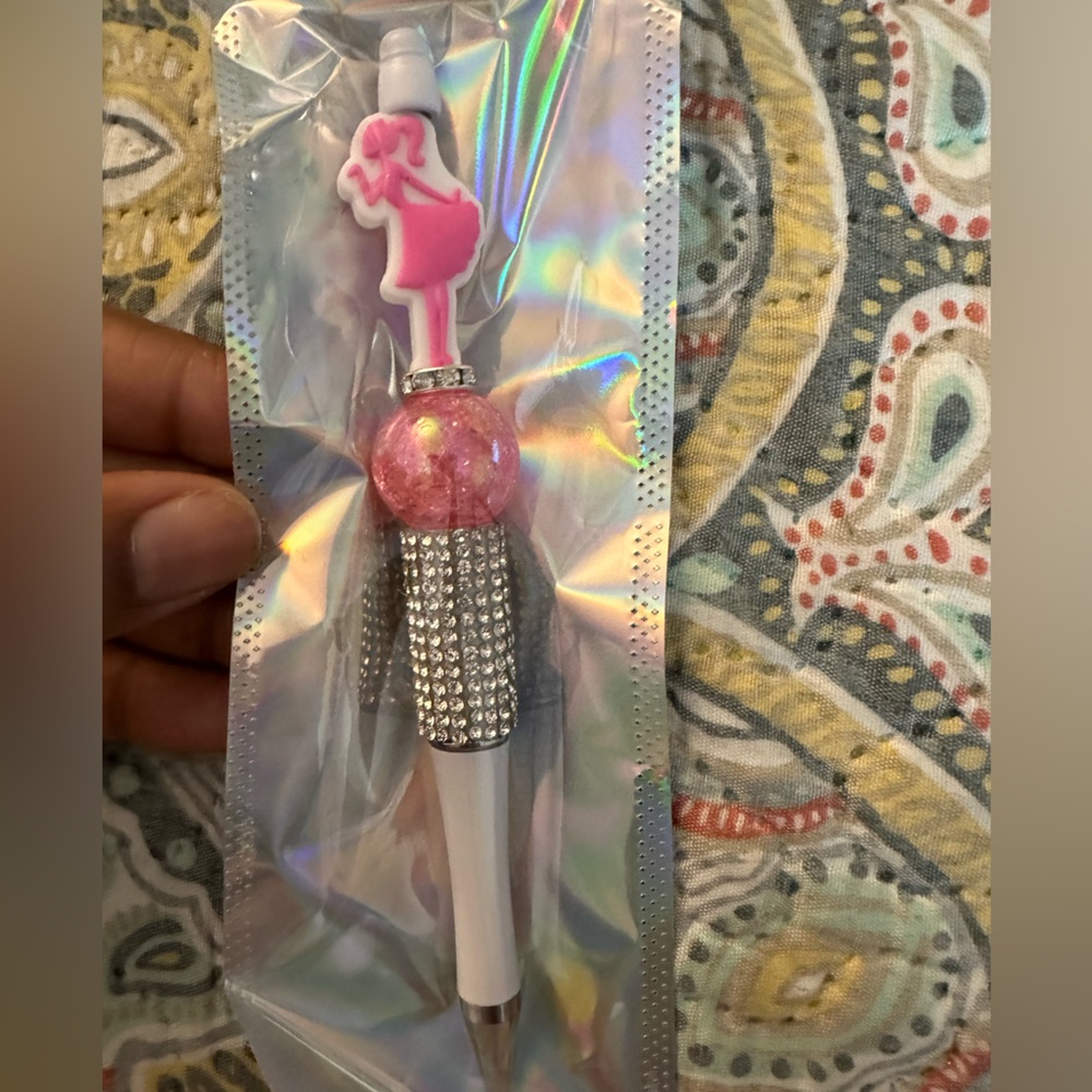 Customize pen done by my 13 year old for her school field trip this year to Wash
